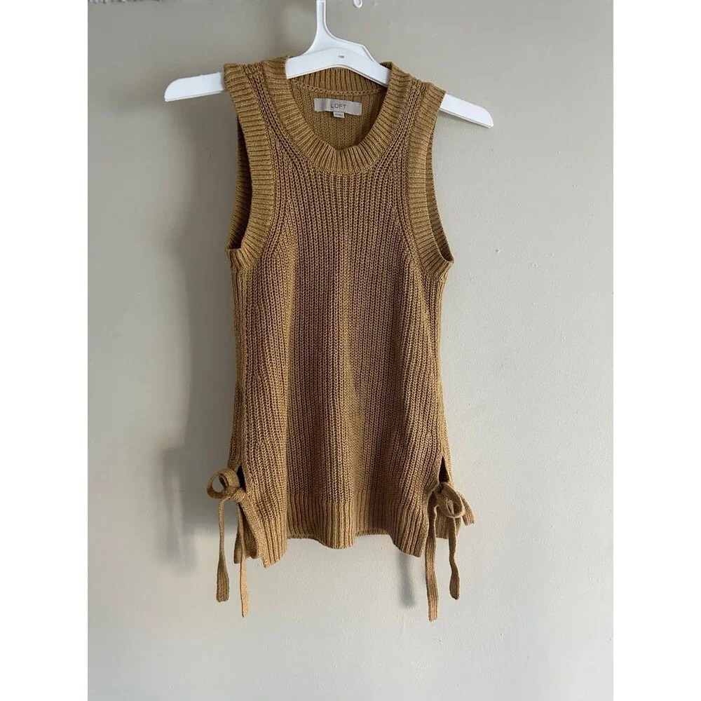 Ann Taylor LOFT sleeveless knit top size XS